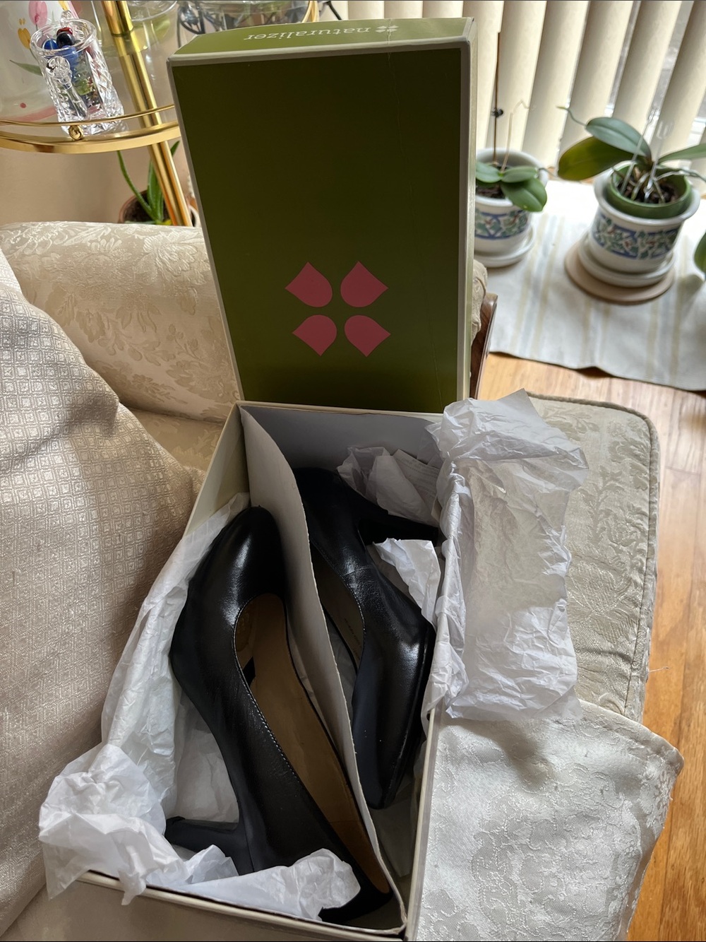 Naturalizer Black Leather Pointed Toe Heels